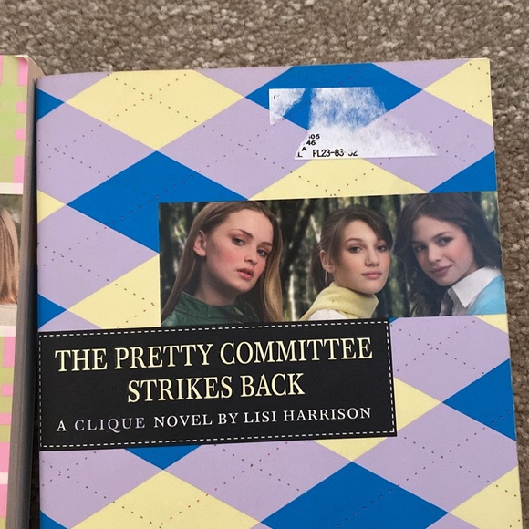 *SALE* The Clique book series - Picture 7 of 7